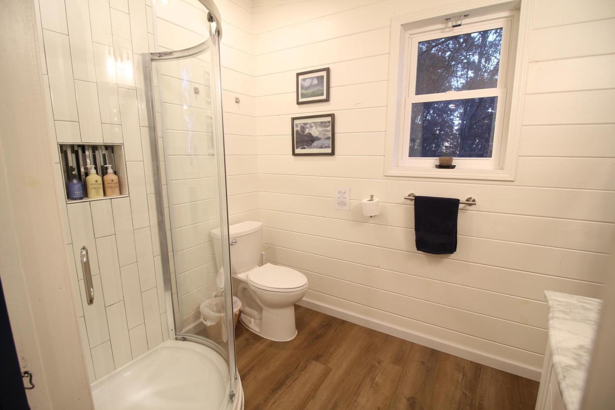 Вилла Secluded Treehouse In The Woods - Tree Hugger Hideaway Брэнсон Экстерьер фото